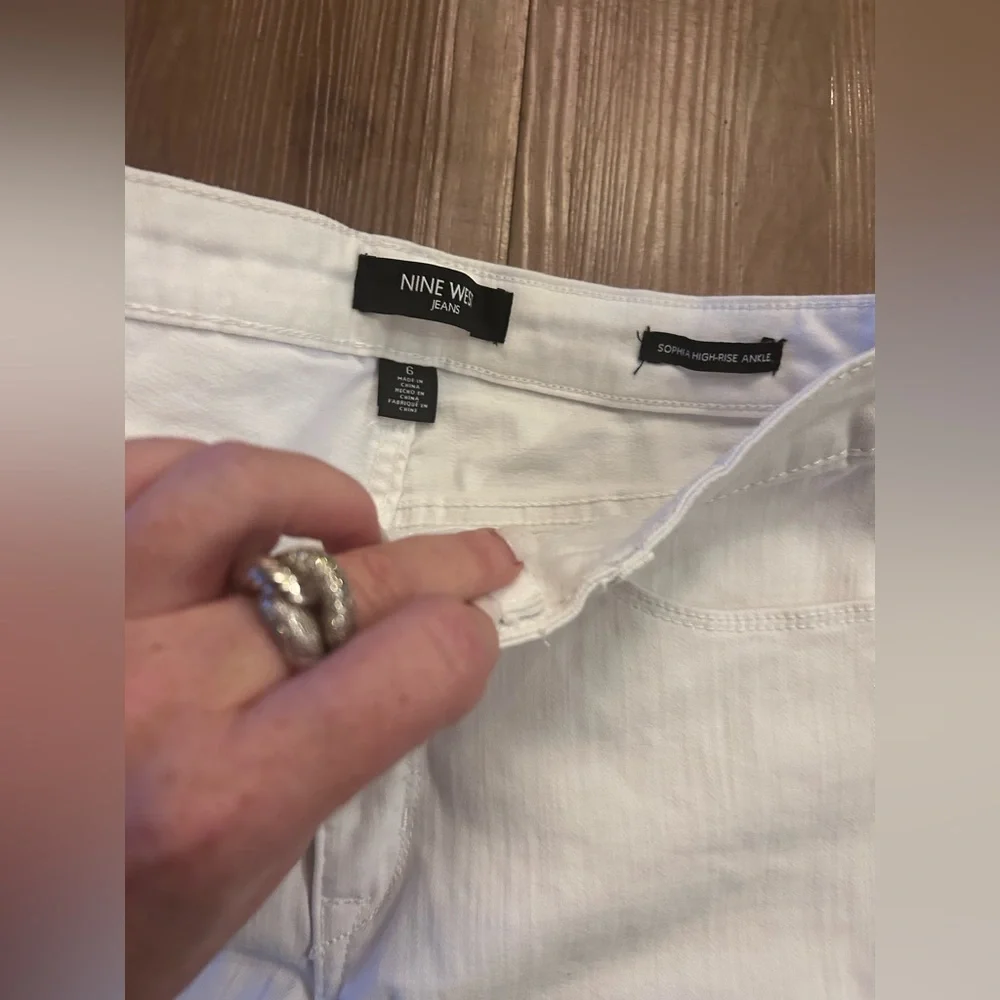 Nine West Sophia High Rise Ankle Jeans | Crisp White, Flattering Fit Size 6 - Picture 3 of 5